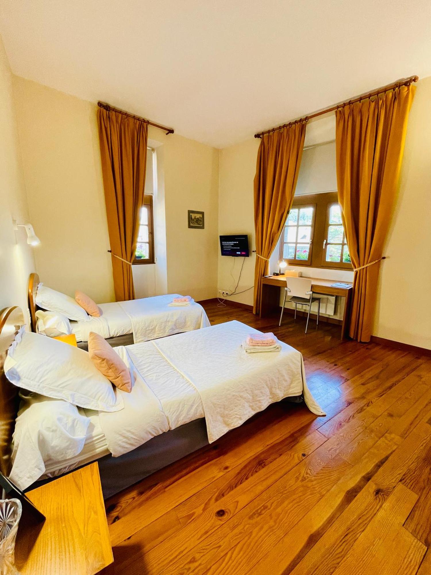 - Au Vieux Palais *