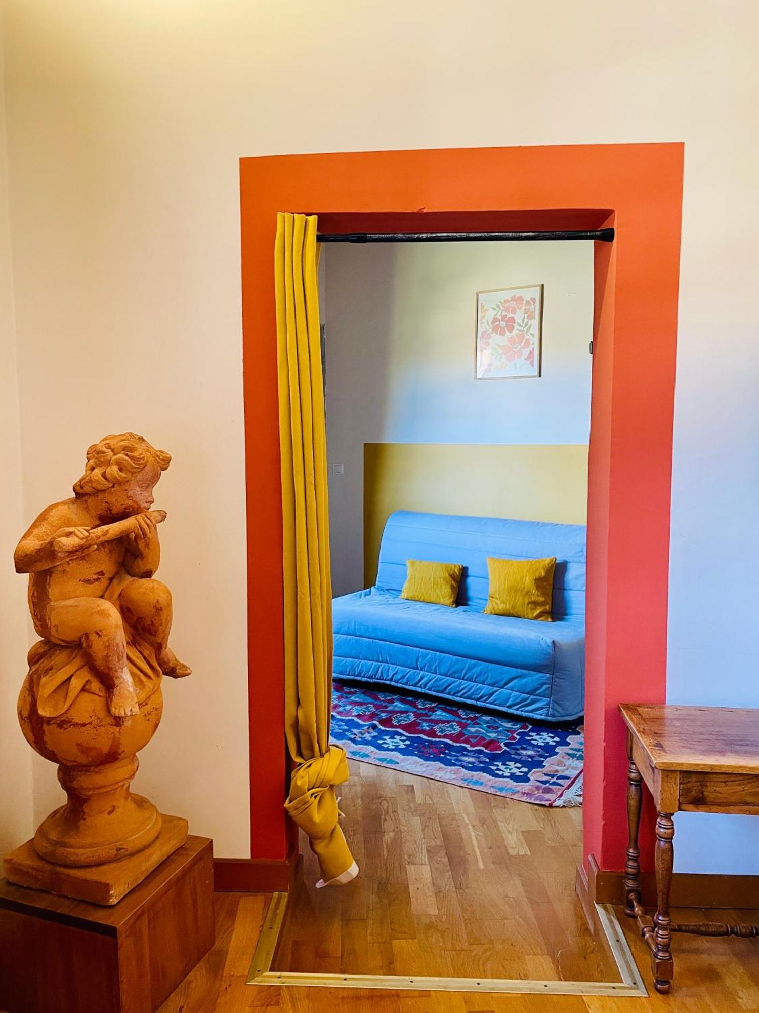 - Au Vieux Palais Aparthotel