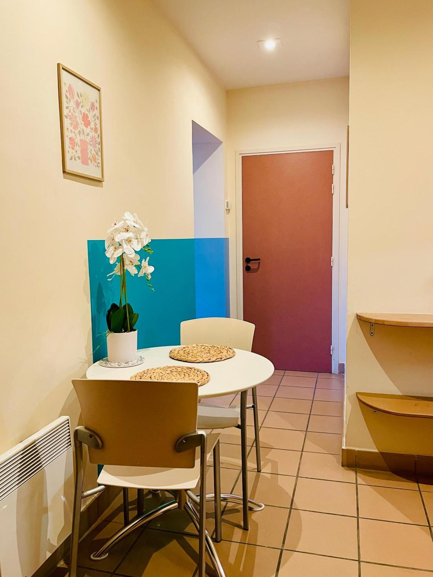 - Au Vieux Palais Aparthotel Espalion